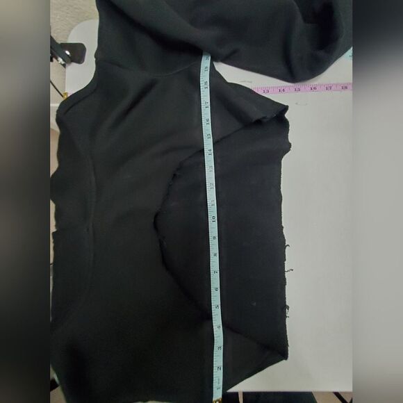 3 Piece Black Refuge Set - Crop Hoodie, Sports Bra, and Pants - Picture 11 of 13